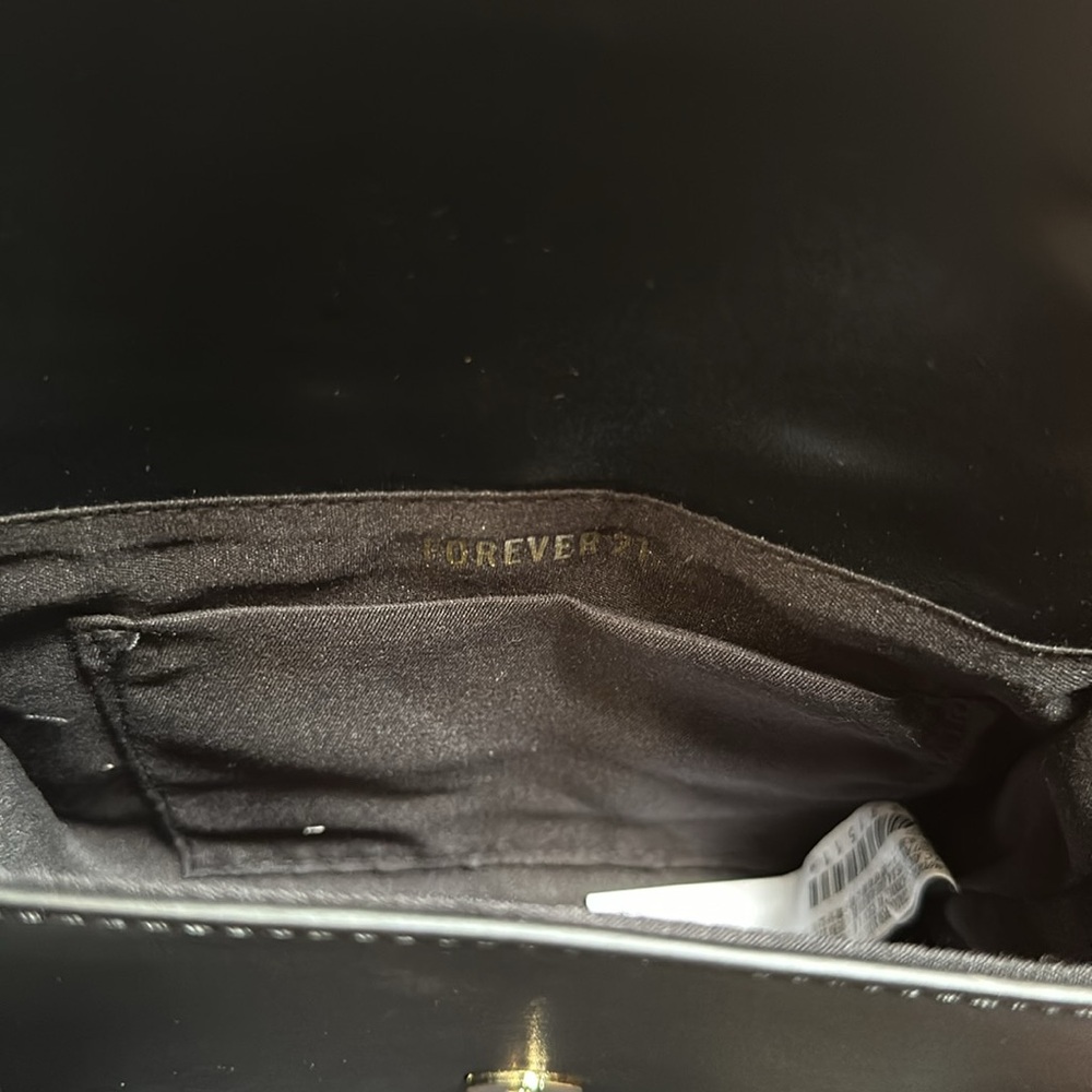 Crossbody - Picture 6 of 6
